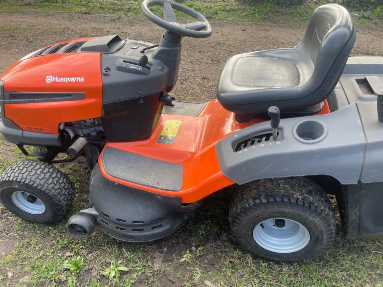 Husqvarna tc38 ride on mower