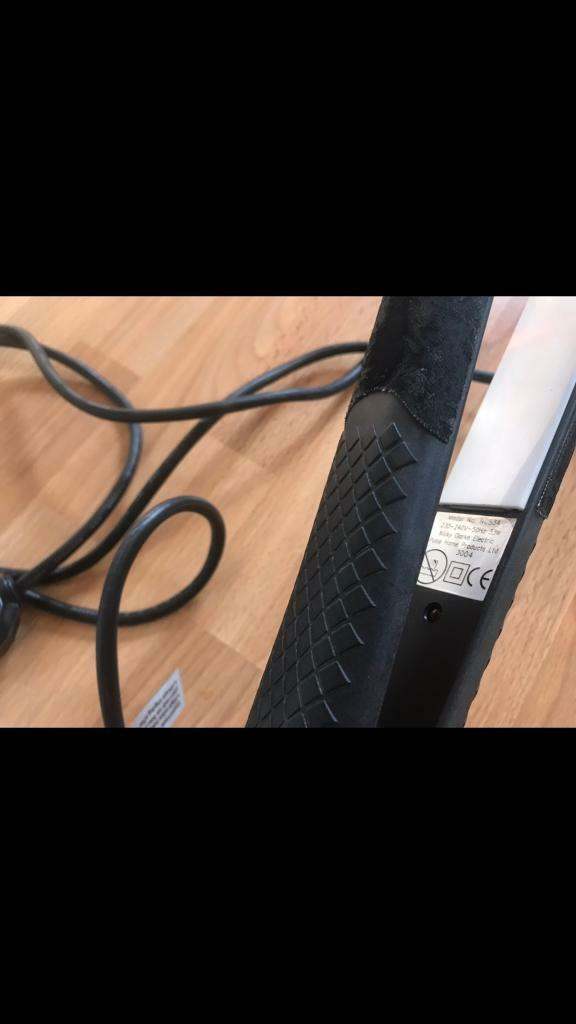 Nicky Clarke hair straightener 