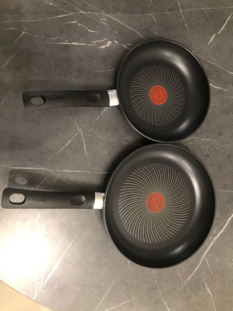 Teflon large and small frying pan
