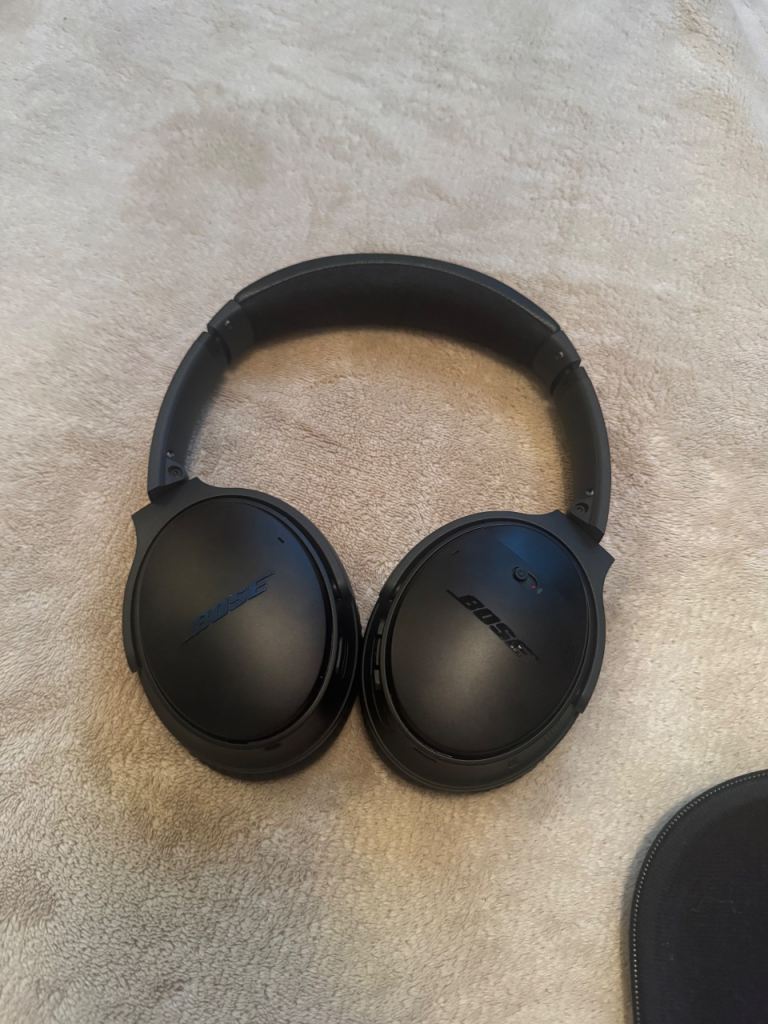Bose QuietComfort 35 II Headphones – Black, Good Condition