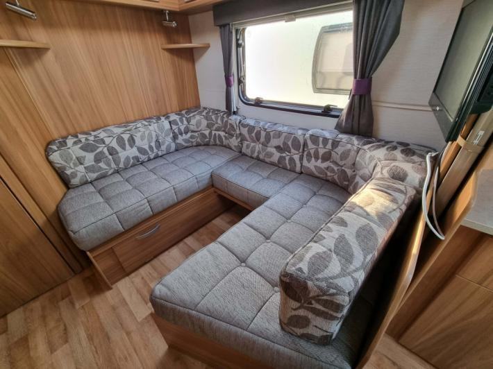 2014 Lunar Quasar 564 Used Caravan