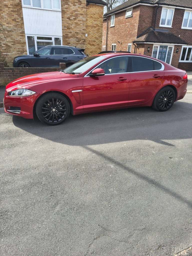 2015 Jaguar XF 2.2d [200] Luxury 4dr Auto SALOON Diesel Automatic
