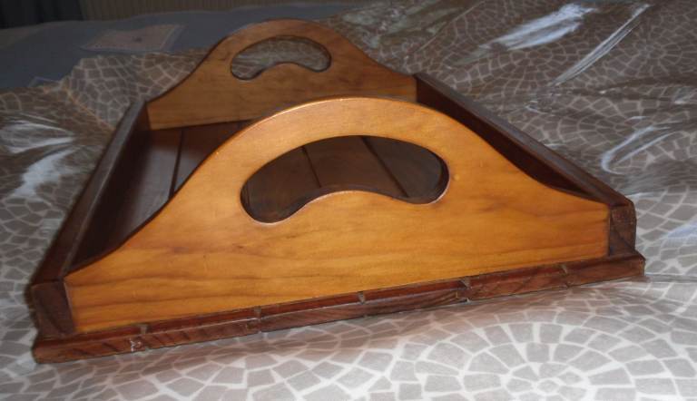 image for VINTAGE HAND CRAFTED AUSTRALIAN WOODEN TRAY