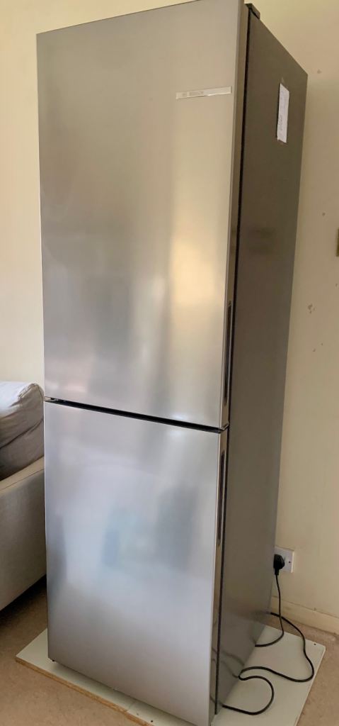 Bosch Fridge Freezer - Excellent Condition - Silver
