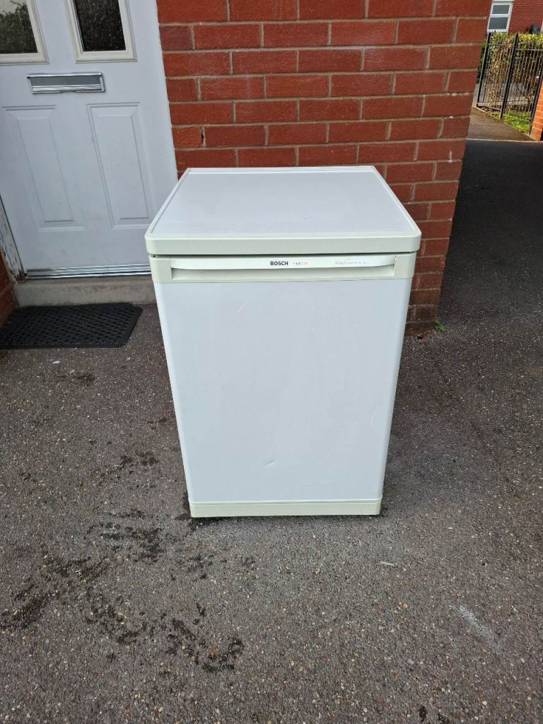 Bosch under counter fridge