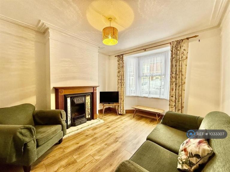 4 bedroom house in Morrison St, Swindon, SN2 (4 bed) (#1033307)