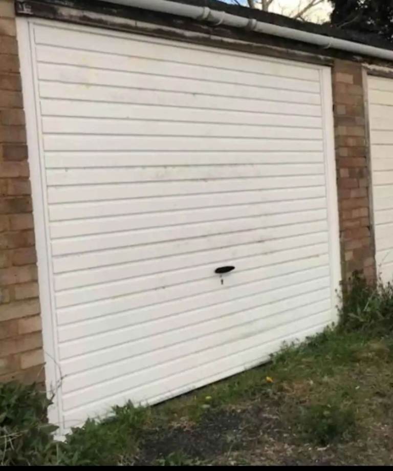 Lockup garage available in Luton for rent
