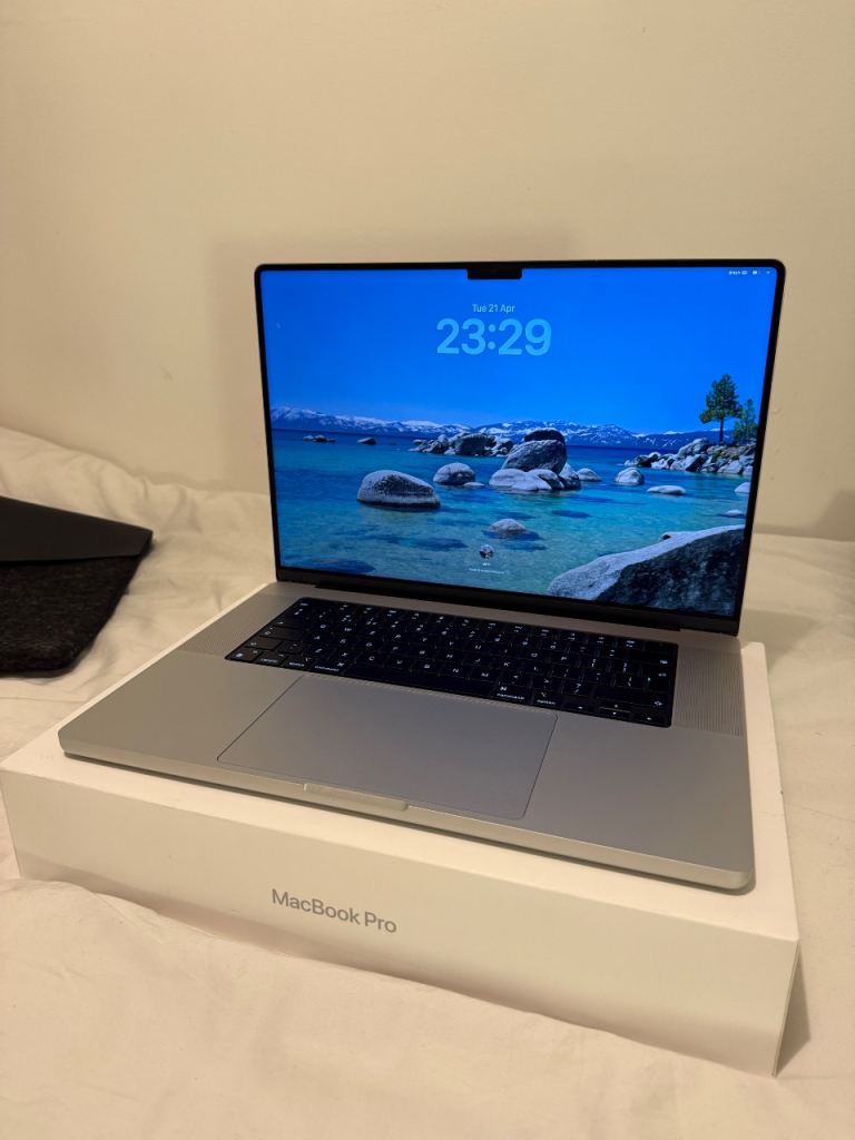 MacBook Pro 16” 2025 24gb Memory, 512GB Storage, M4 Pro Chip
