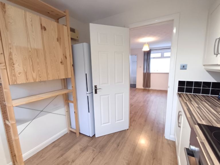 2 bedroom flat in Craigievar Square, East Craigs, Edinburgh, EH12 8YP