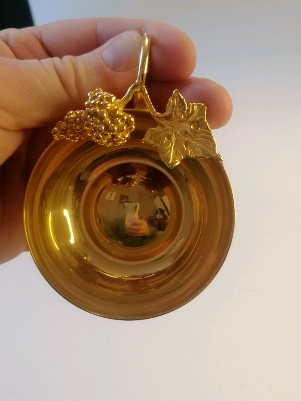 Wine taster cup. Gold colour. 