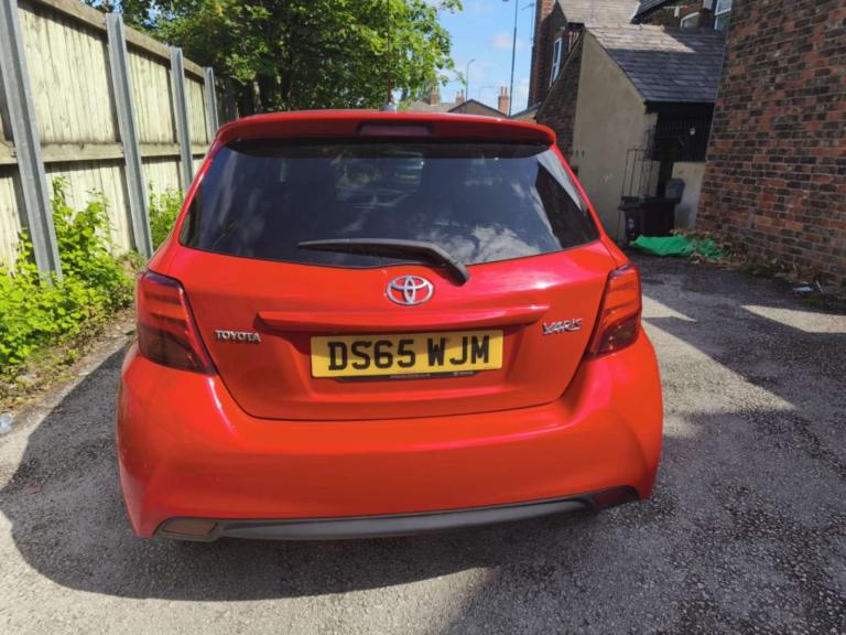 Toyota, YARIS, Hatchback, 2015, Manual, 1329 (cc), 5 doors