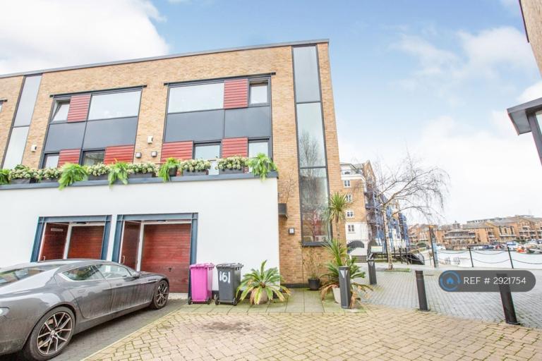 4 bedroom house in Basin Approach, London, E14 (4 bed) (#2921754)