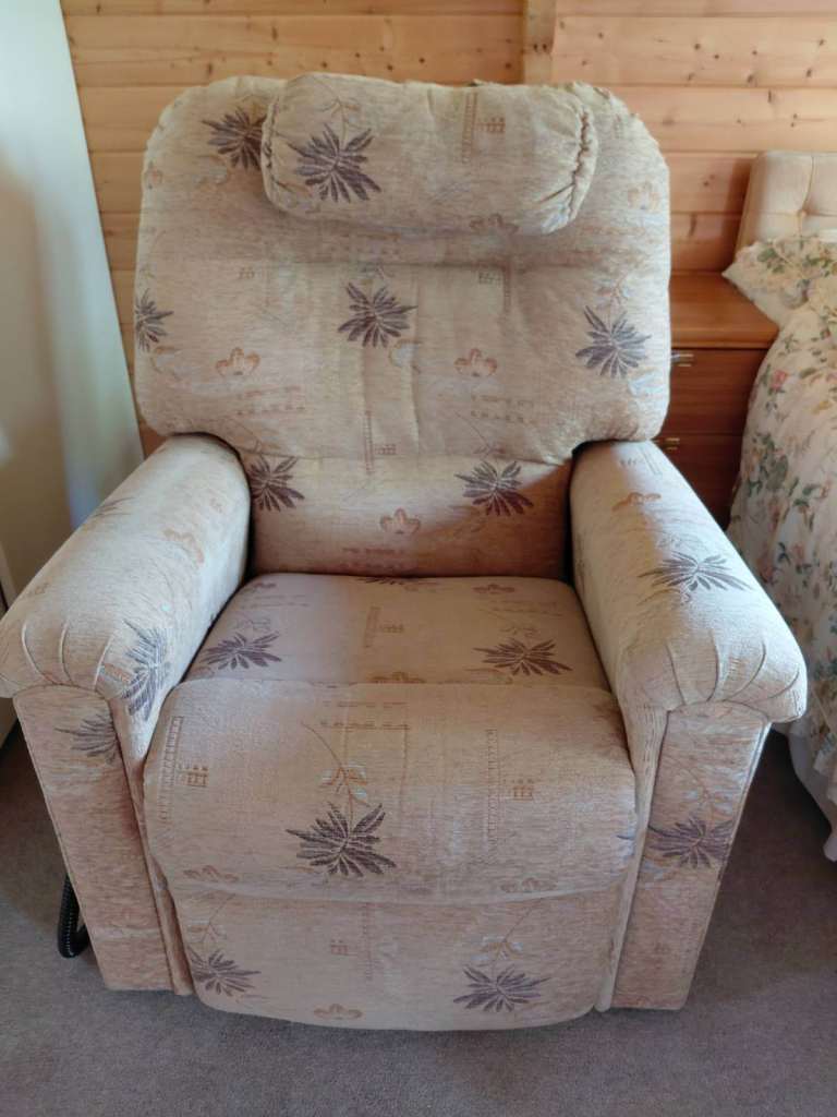Riser recliner chair with massage