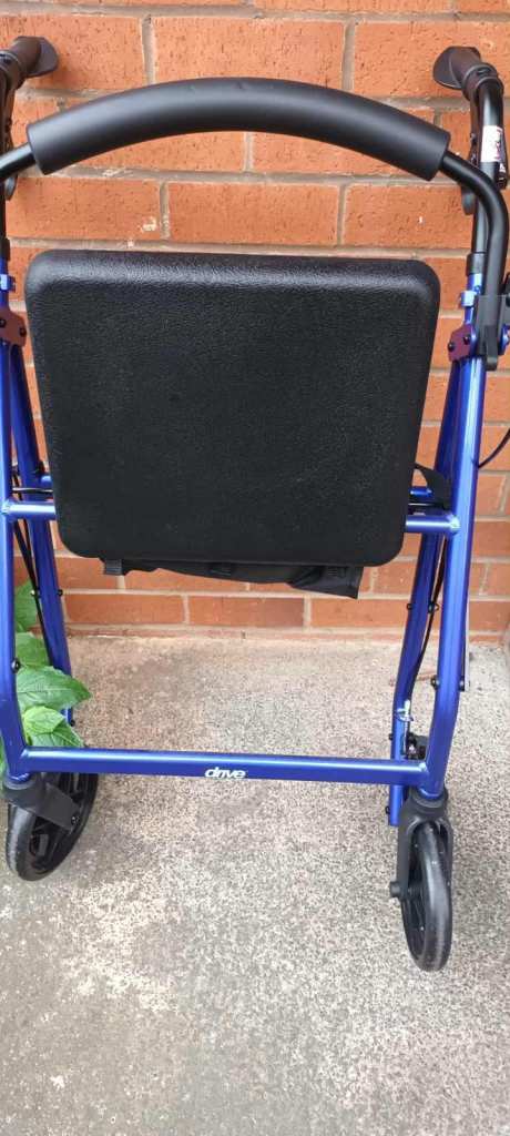  Drive R8 Rollator