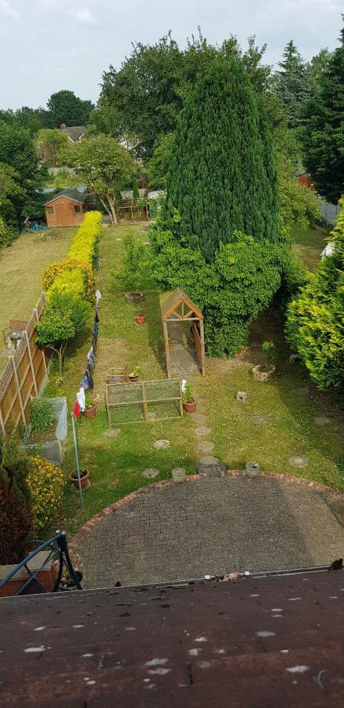 Large double room close to L&D hospital 