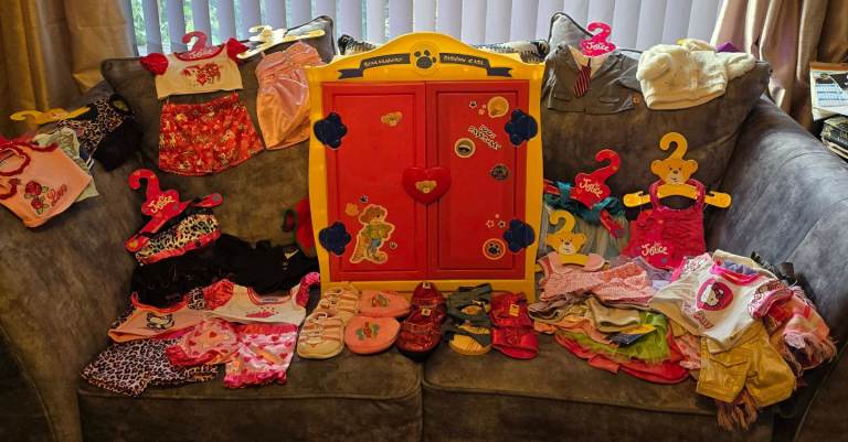 Build a Bear Wardrobe and Clothes. 