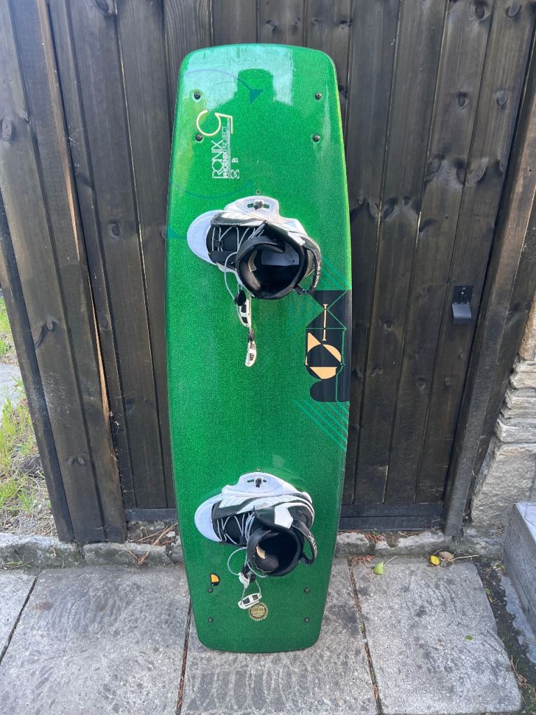 RONIX phoenix project wake board and bindings 