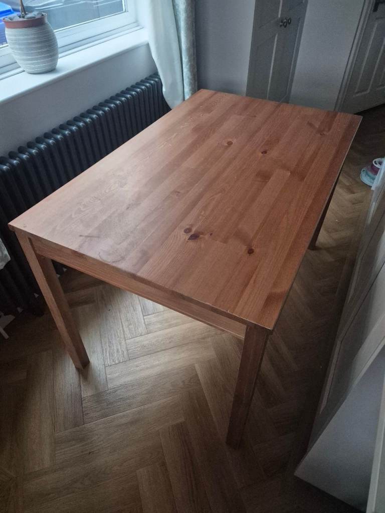 Wooden dining table IKEA good condition