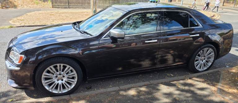 Chrysler, 300C, Saloon, 2013, Semi-Auto, 2987 (cc), 4 doors