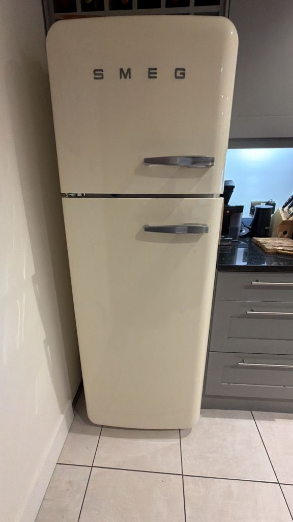 SMEG Cream Freestanding Fridge Freezer - Good Condition