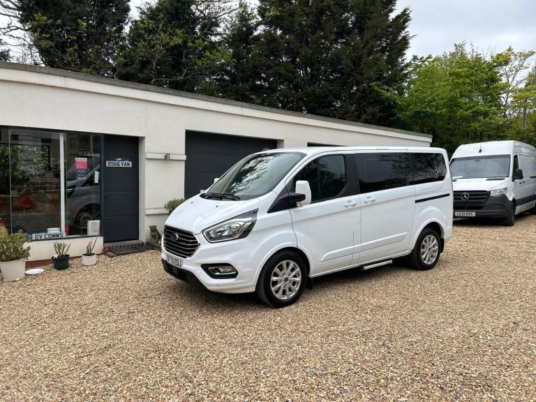 Ford Transit Tourneo Custom 8 Seater Minibus