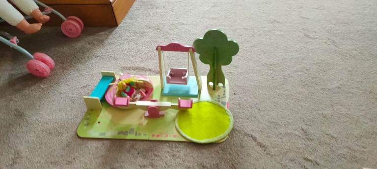 Early Learning Dolls house 