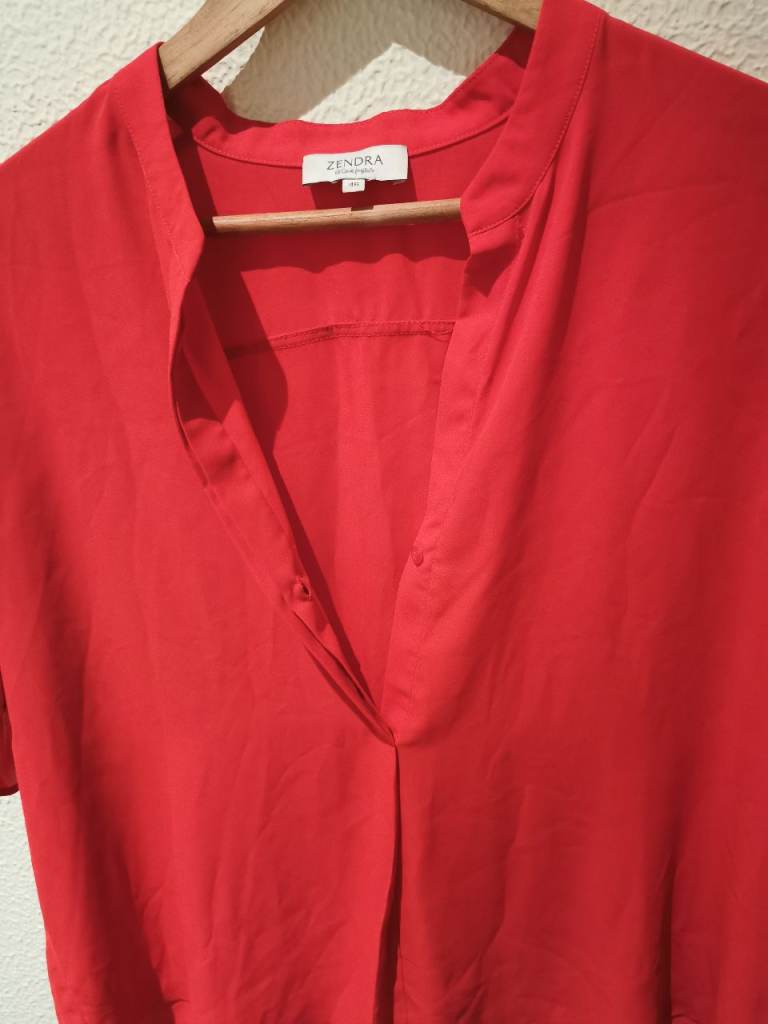 Red Lady's top 