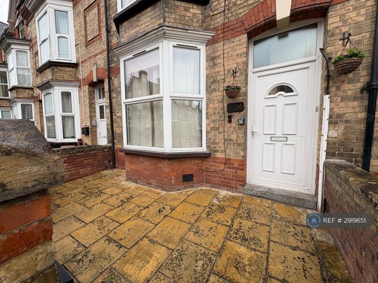 1 bedroom in Cheddon Road, Taunton, TA2 (#2919651)