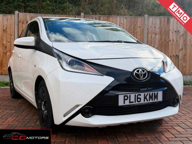 2016 Toyota AYGO 1.0 VVT-i x-play Hatchback Petrol Manual