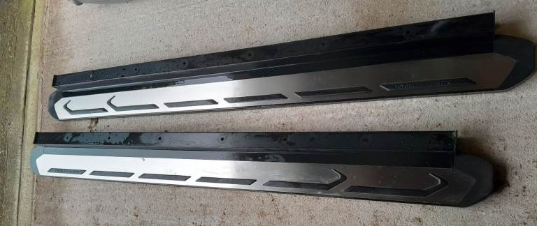 Toyota C-HR 2025 pair of side steps