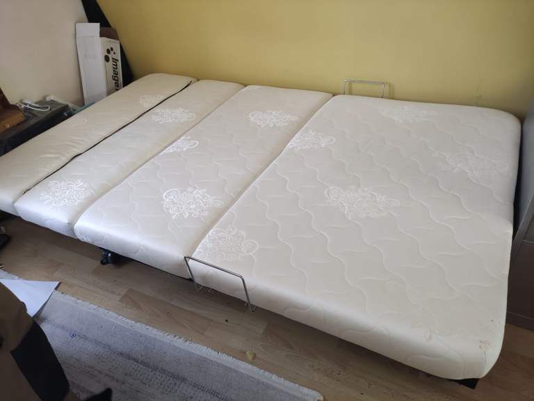 Adjustable bed with remote 