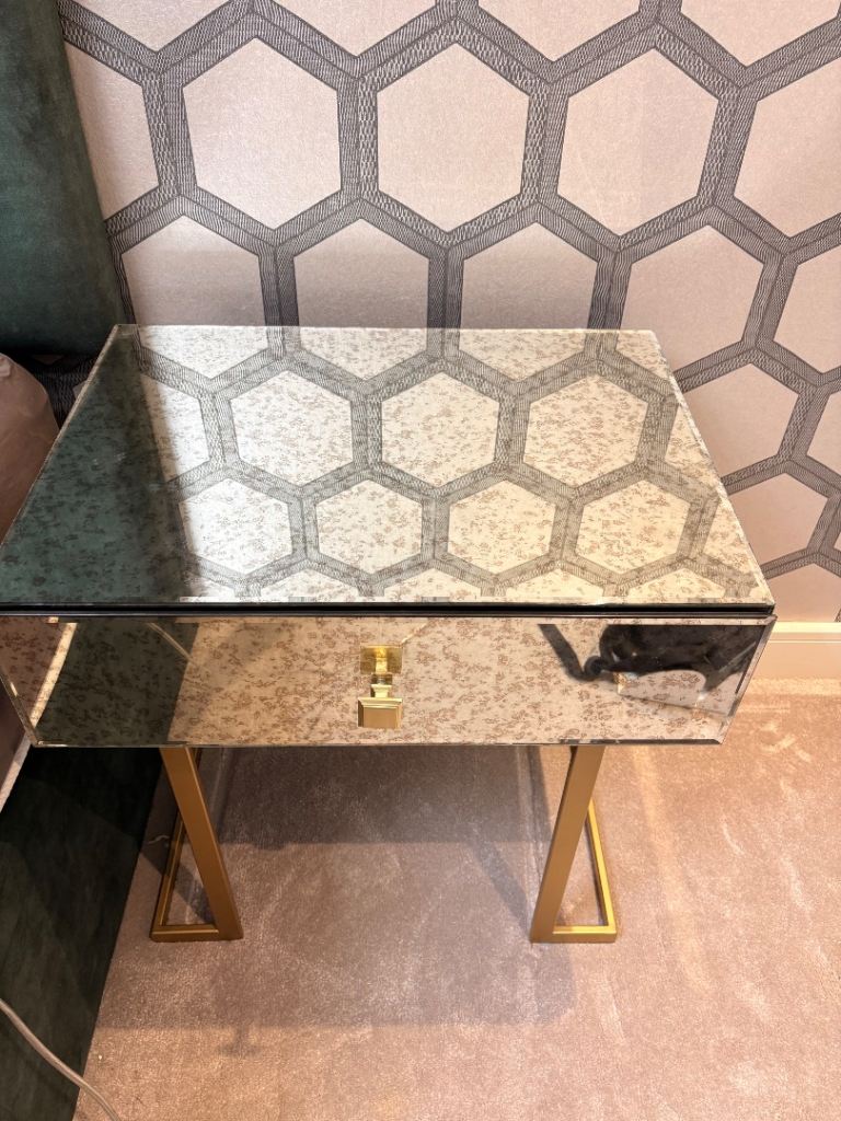 Bedside table