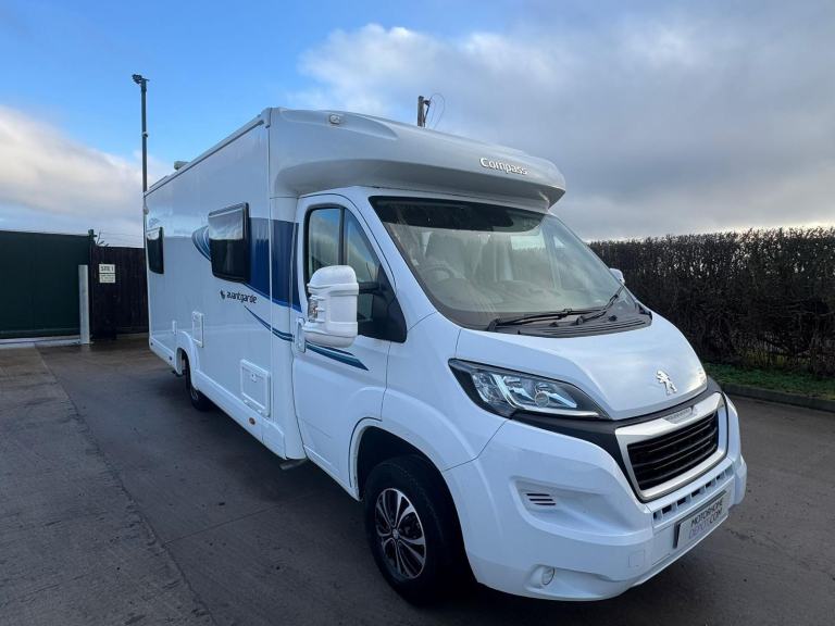 Compass Avantgarde 196 2 Lounges 6 Berth 6 Belts