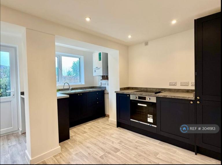 3 bedroom house in Eden Vale Road, Westbury, BA13 (3 bed) (#3041913)