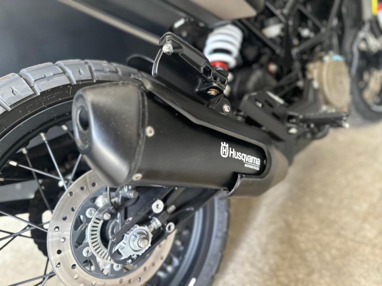 STUNNING ONE OWNER 2023/23 HUSQVARNA SVARTPILEN 401 MOTORYCYCLE