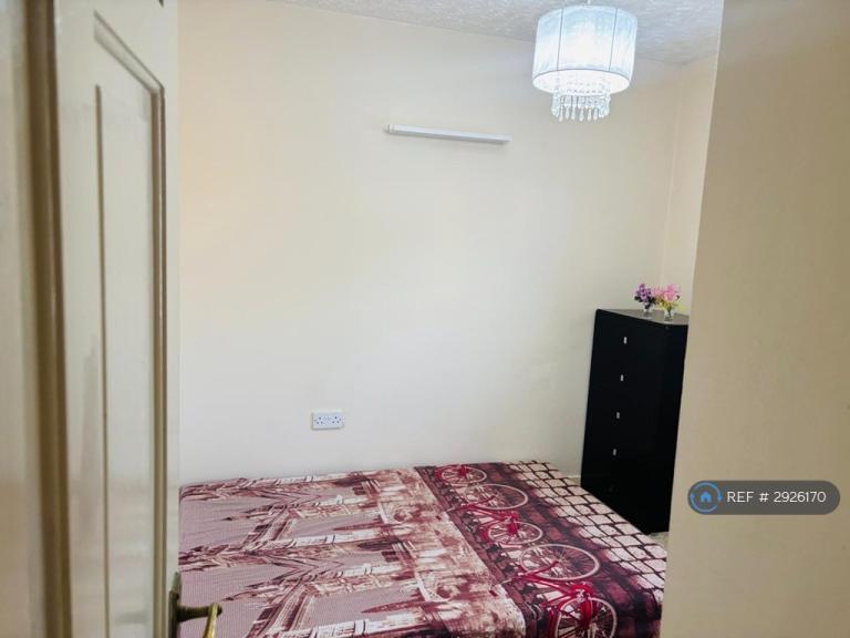 1 bedroom in Bermuda Close, Basingstoke, RG24 (#2926170)