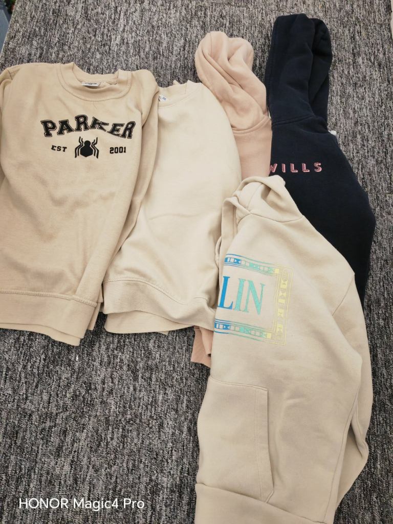  ladies/ teens bundle/ sweaters/ hoodies size S/ XS 