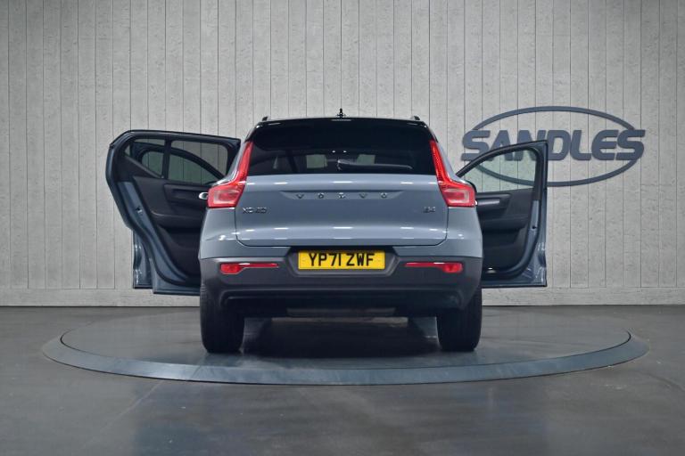 2021 Volvo XC40 2.0 B4 MHEV R-Design Auto Euro 6 (s/s) 5dr ESTATE Petrol/Electric Hybrid Automatic