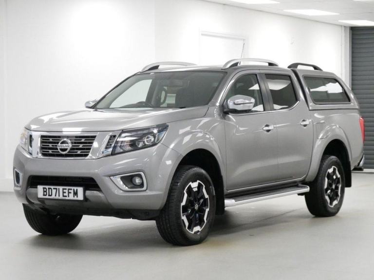 71 NISSAN NAVARA 2.3 DCI 190 BHP TEKNA 4WD AUTOMATIC ( GLAZED CANOPY )