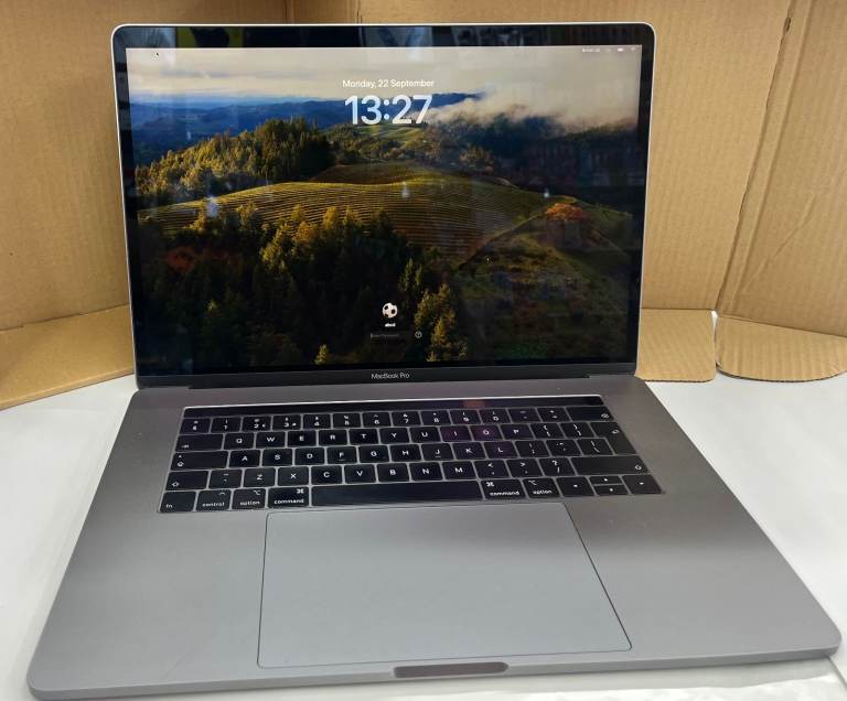 MacBook Pro 15” , 2018 Intel Core i7 512GB storage 16GB RAM space grey