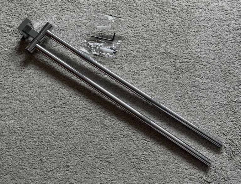 GROHE Essentials Cube Towel Bar, Two Swivel Arms, Chrome Finish, Concealed Fastening, like new