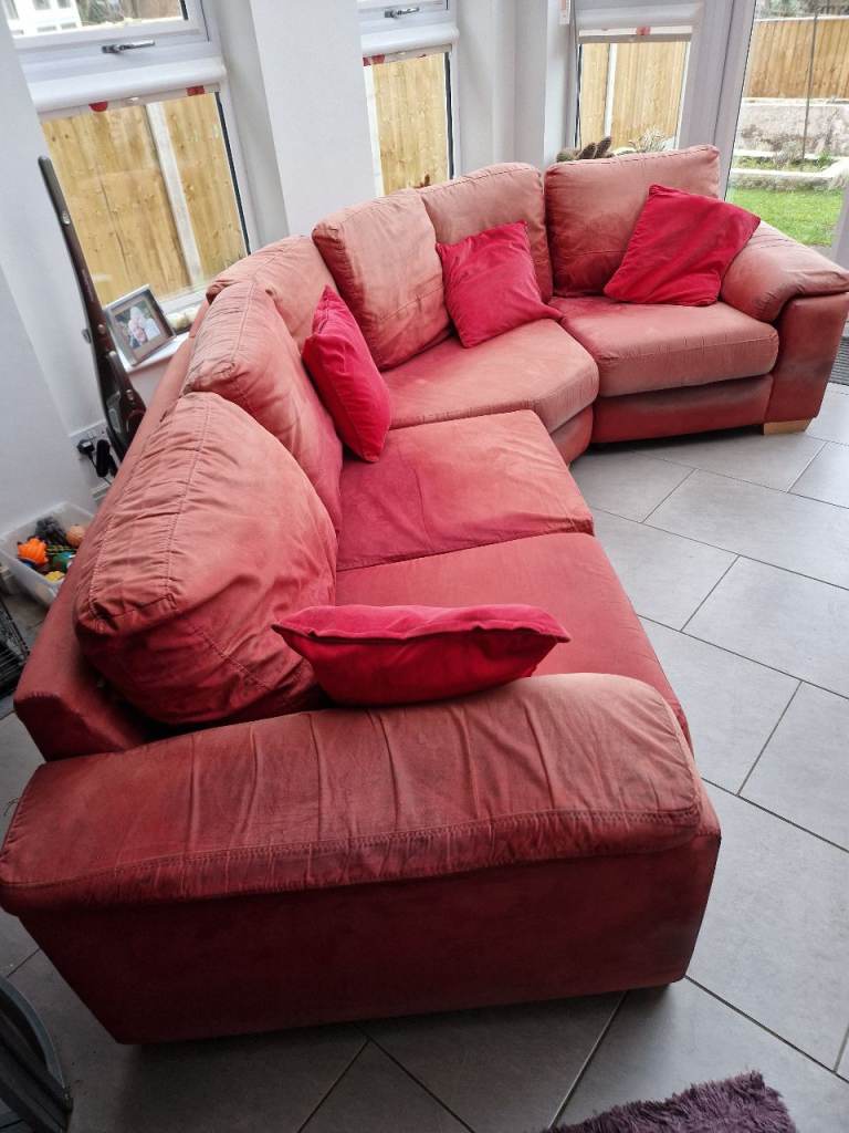 ** FREE ** Corner Sofa (3 section)