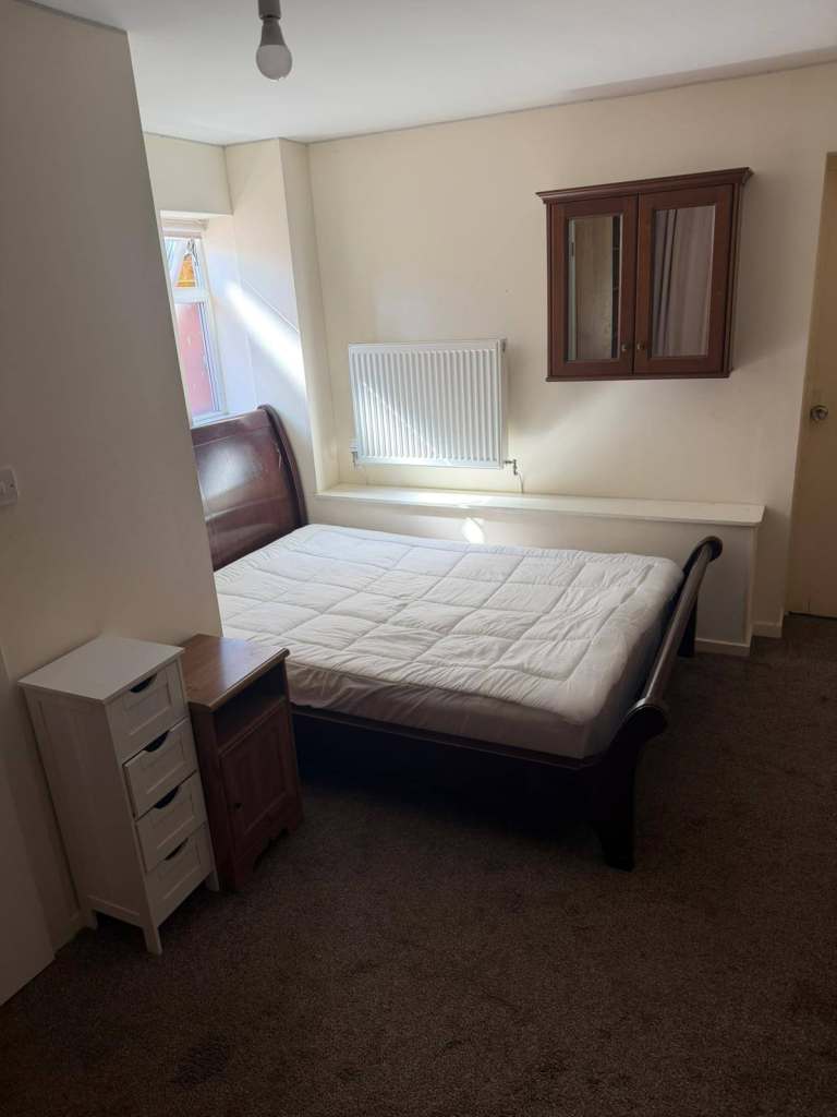CAMBRIDGE CB1 3PW - DOUBLE EN-SUITE & SINGLE BEDROOM AVAILABLE