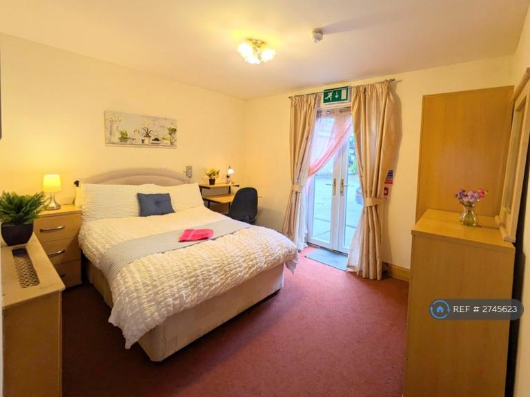1 bedroom in Laurieknowe, Dumfries, DG2 (#2745623)