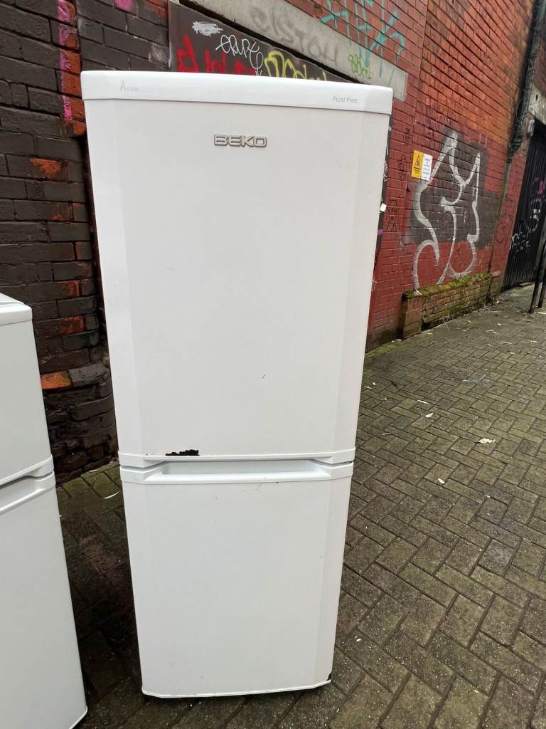 Beko fridge freezer PERFCT WORKING order   We will take the wee mark out of the door   £139