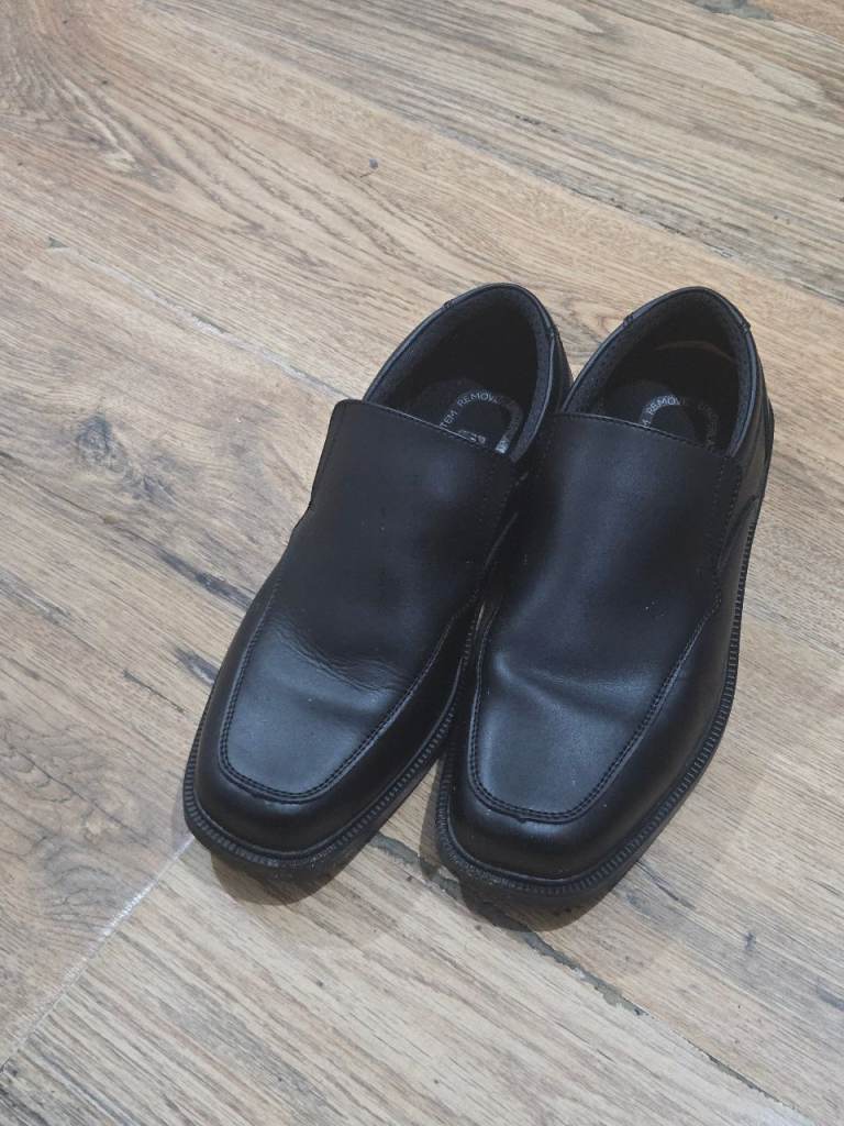 Threads school shoes