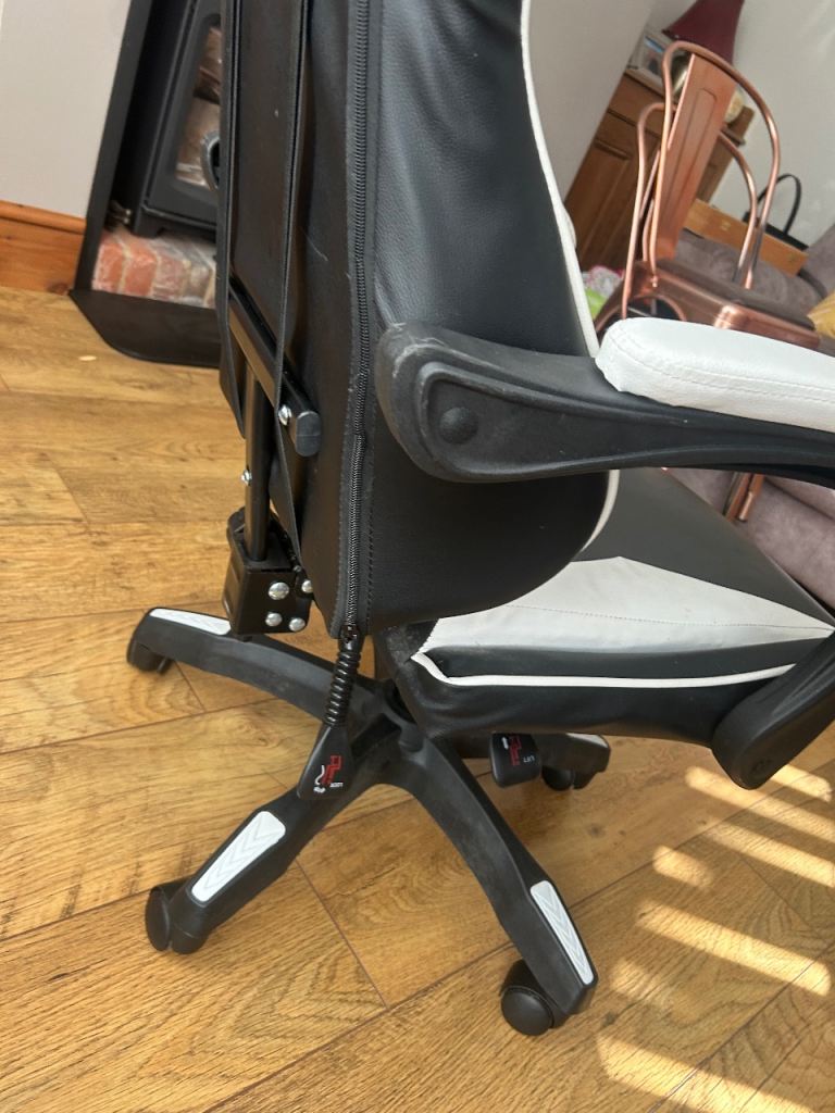 Black and White Gaming Chair - Good Condition