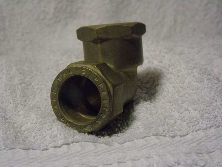 22mm Brass Compression Elbow to 3/4BSP Female End