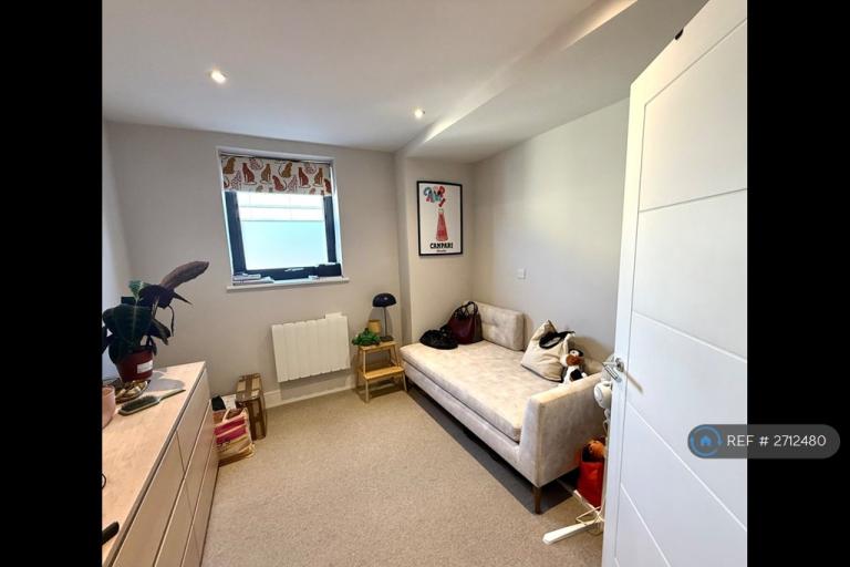 2 bedroom flat in Portland Square, Bristol, BS2 (2 bed) (#2712480)