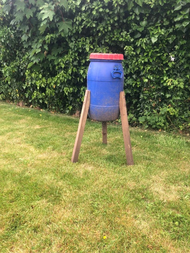 Chicken feeder